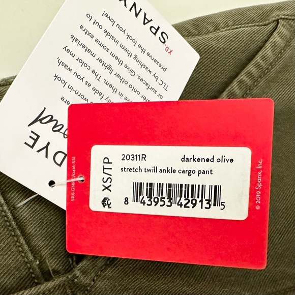 Spanx - Stretch Twill Ankle Cargo Pant Darkened Olive - Picture 9 of 15